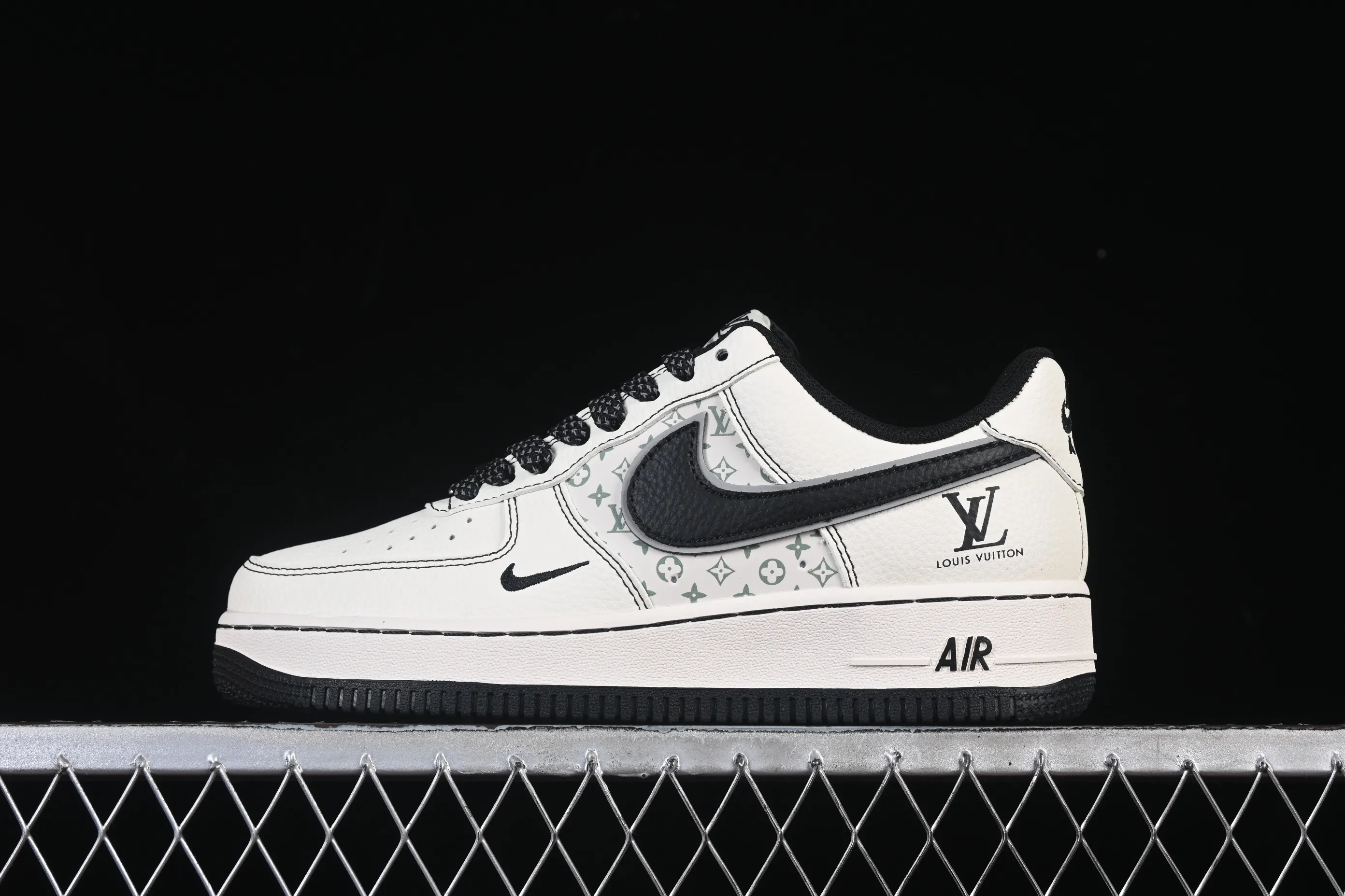 All Categories Nk Air Force 1 Air Force Series Nk Air Force 1 Low Air Force Low Nike Air Force 1'07 Low LV Co-branded Printed Beige and Black Hook Air Force One Low-top Casual Shoes HH7518-080
